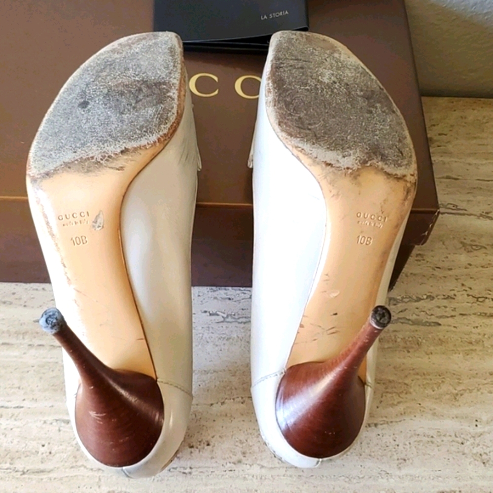Gucci Cream Heels with Brown Accents - Picture 4 of 5